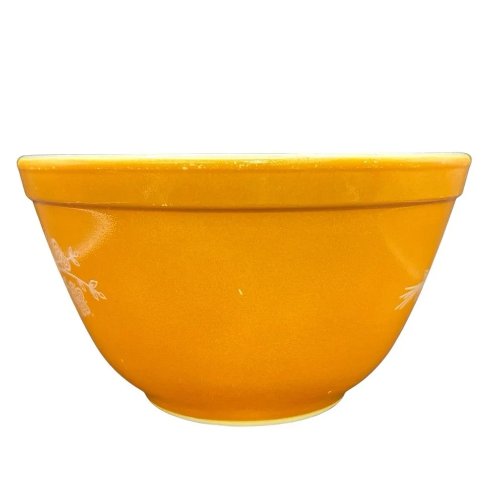 Vintage Pyrex 401 Butterfly Gold 750mL 3 Cup Mixing Nesting Bowl White Floral